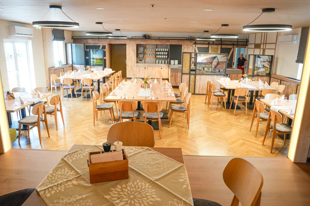Saal im Landgasthof Jossatal – Gesamtansicht
